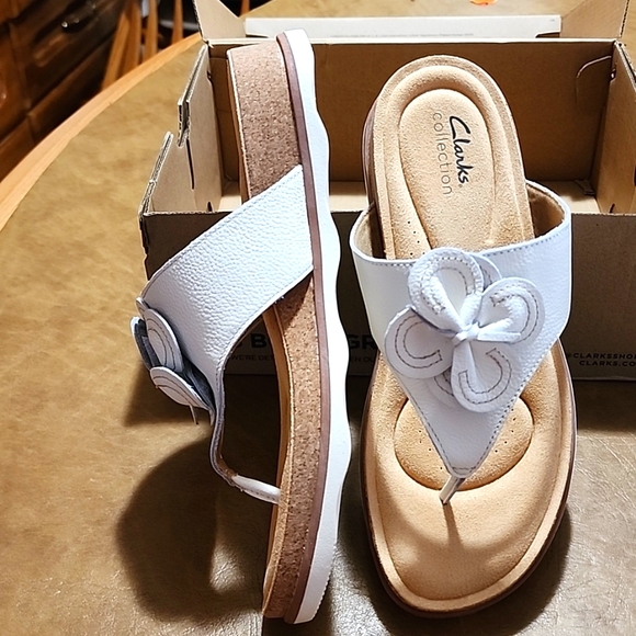 clarks white sandals - Picture 2 of 4